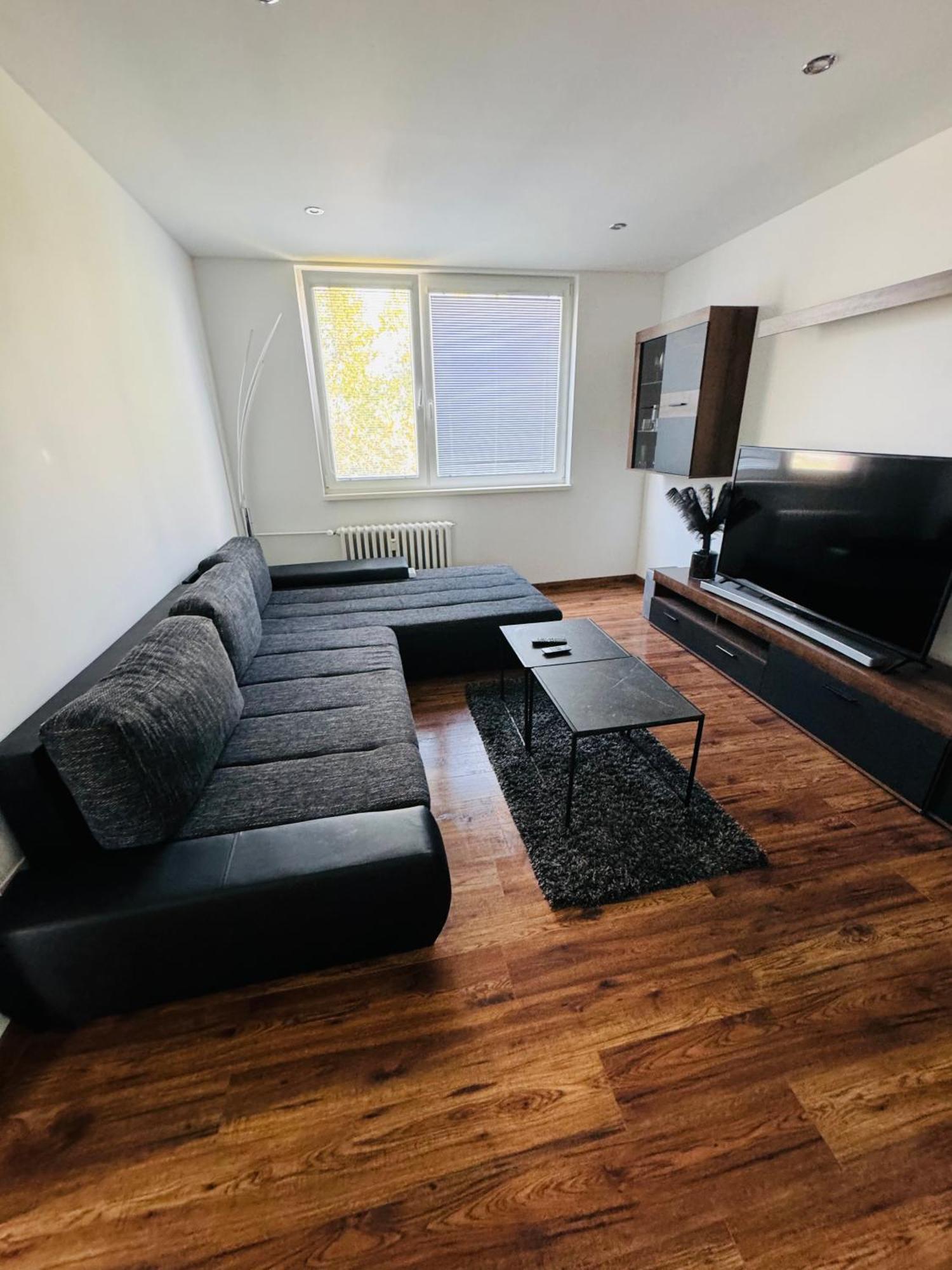 Peti Apartman Centrum Galanta Eksteriør bilde